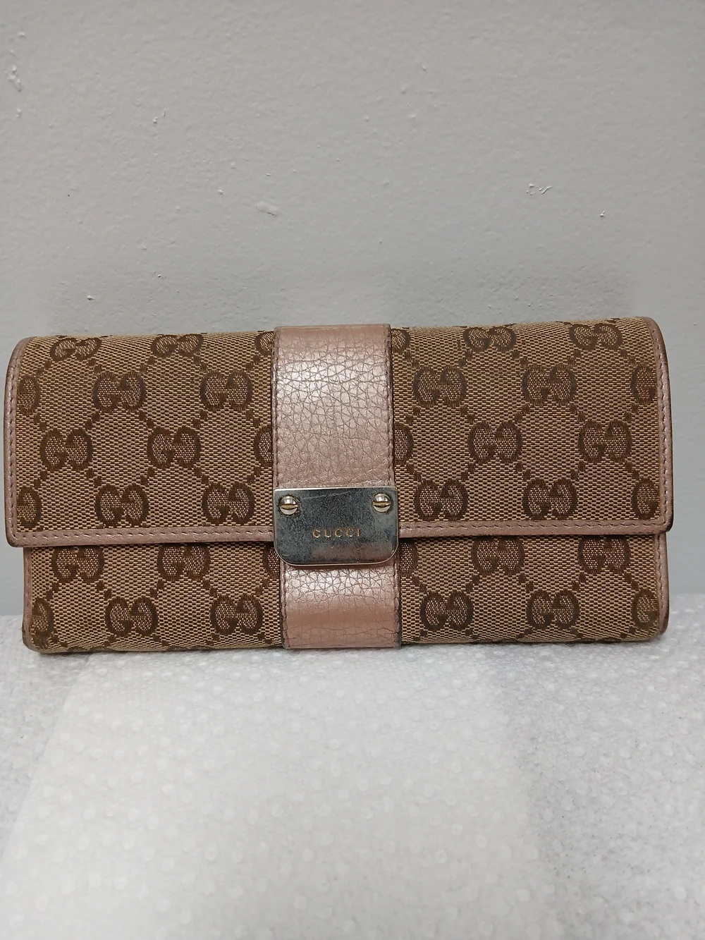 Gucci Brown Monogram Continental Wallet with Pink Trim - Picture 1 of 12